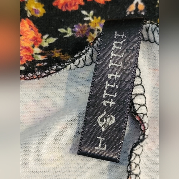 Full Tilt Junior's size Large Skirt - Picture 6 of 7